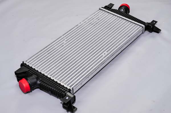 ASTRA J İNTERCOL RADYATÖRÜ